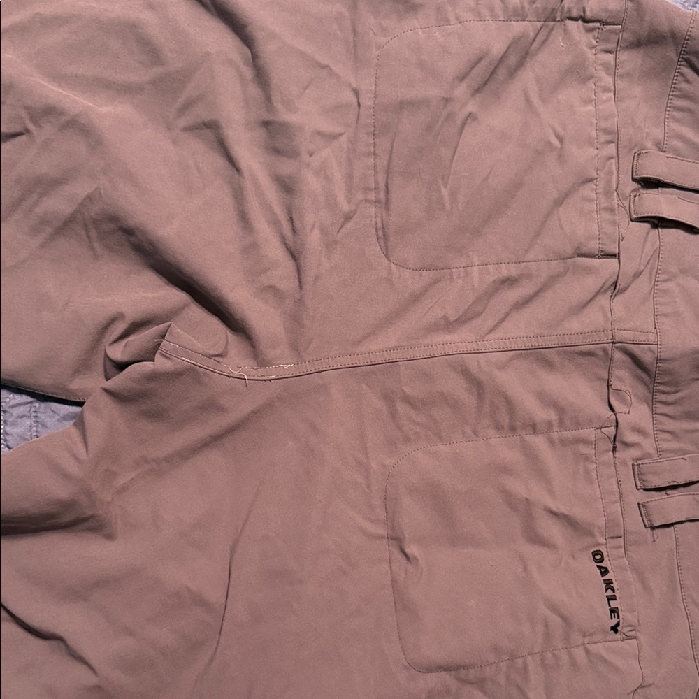 Oakley Men's grey Hybrid Performance Shorts - Picture 4 of 5